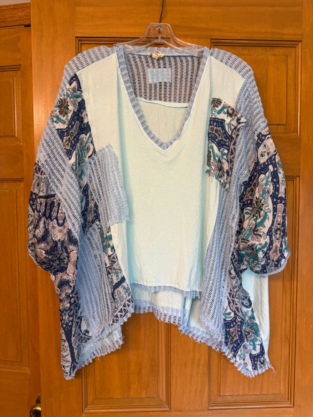 POL Mint and Navy Paisley V-Neck Kimono Top